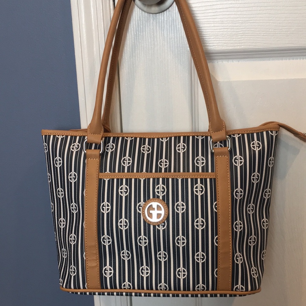 Giani Bernini Tote Bag (with iconic blue & white design on front)